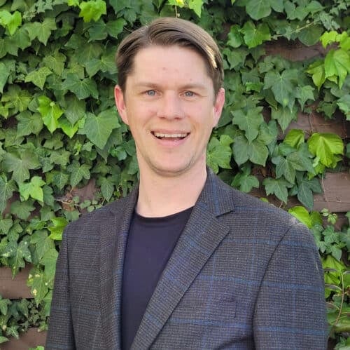 Jef-Albach-Headshot-04_edited-scaled-e1651709486353